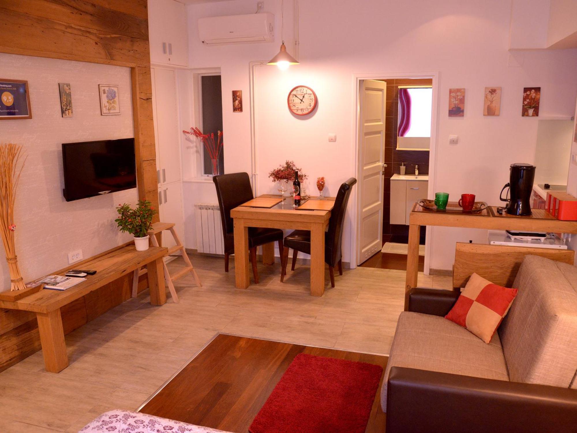Apartments Antonella ซาเกร็บ ภายนอก รูปภาพ