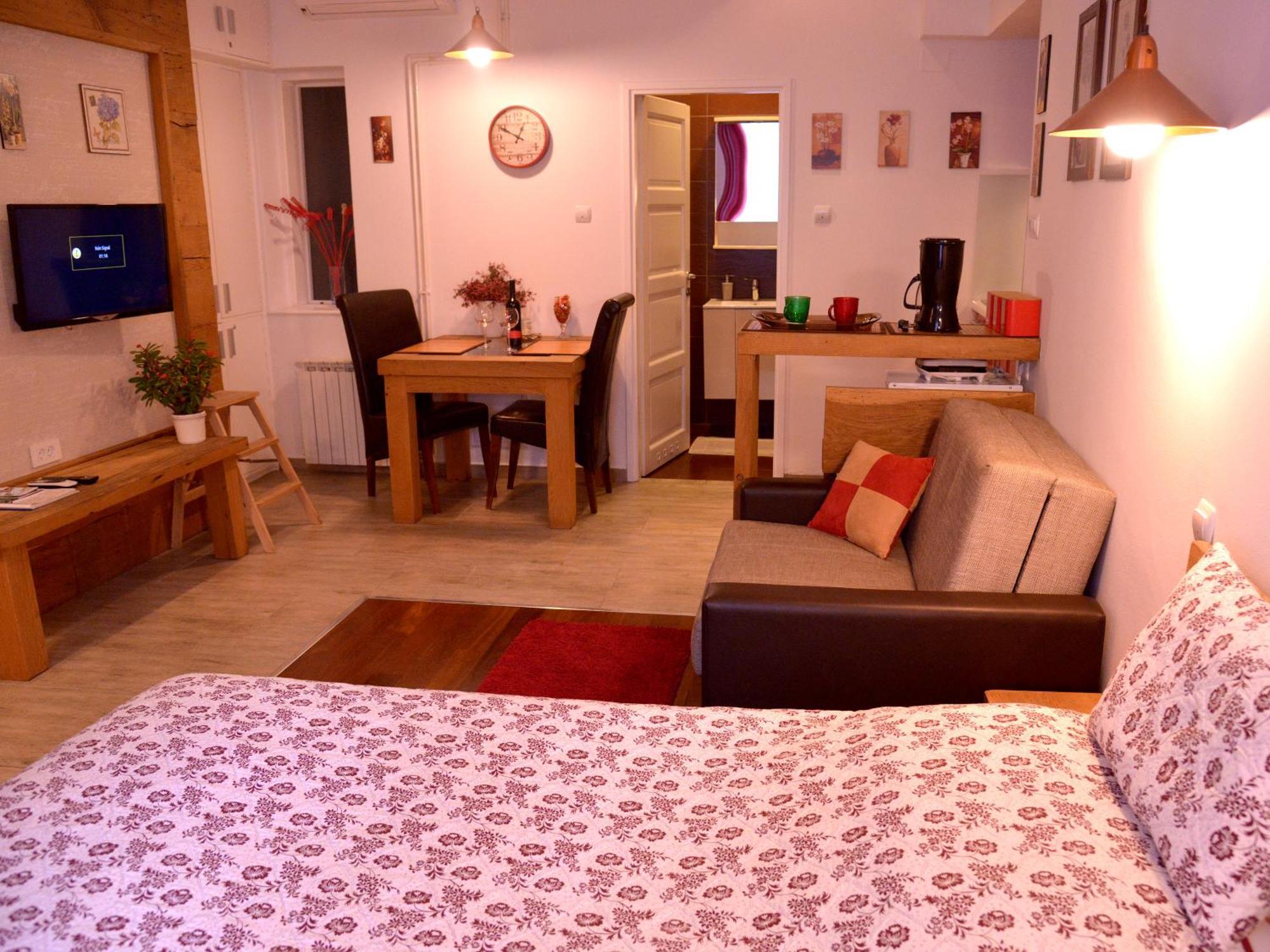 Apartments Antonella ซาเกร็บ ภายนอก รูปภาพ