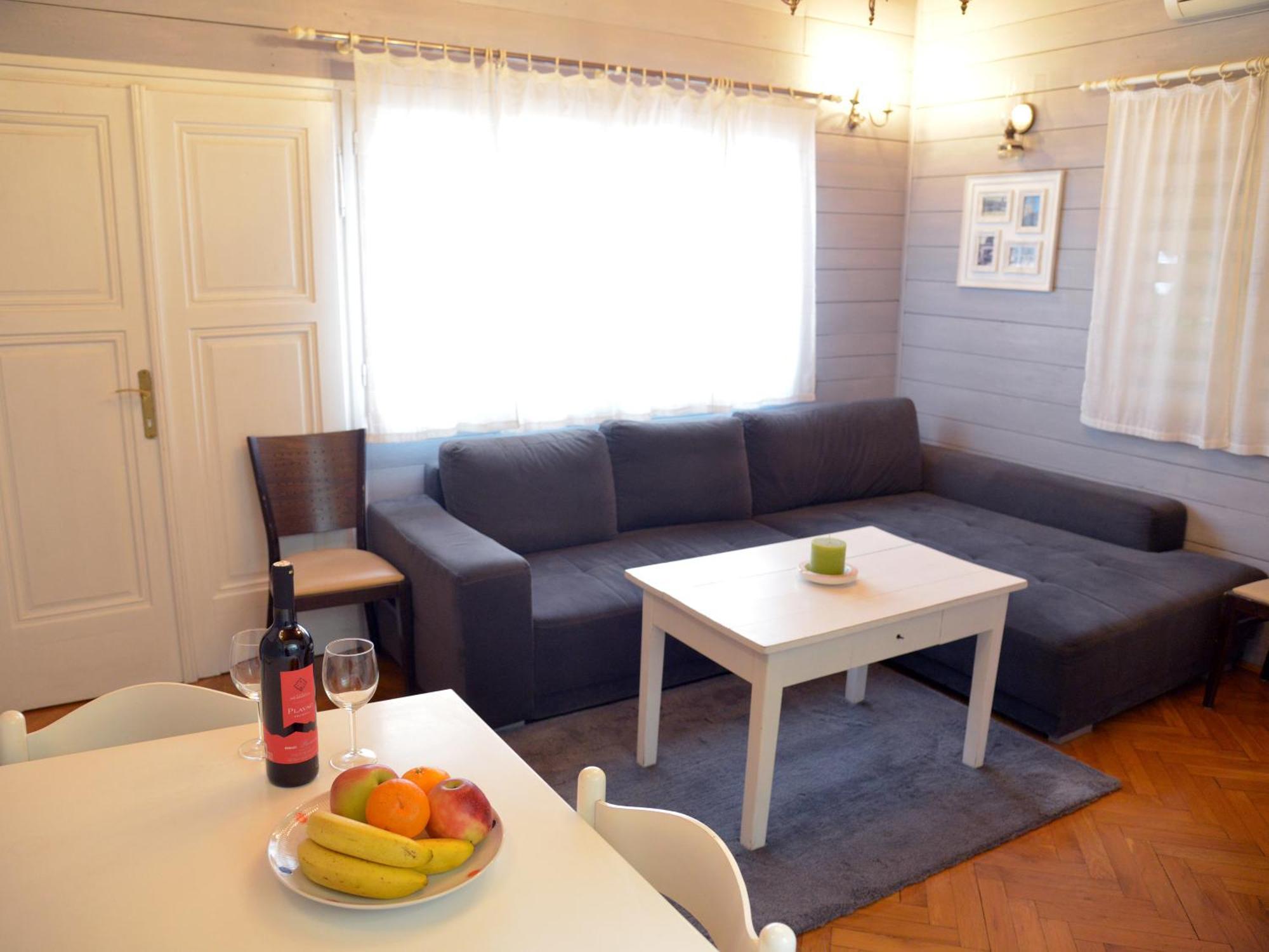 Apartments Antonella ซาเกร็บ ภายนอก รูปภาพ