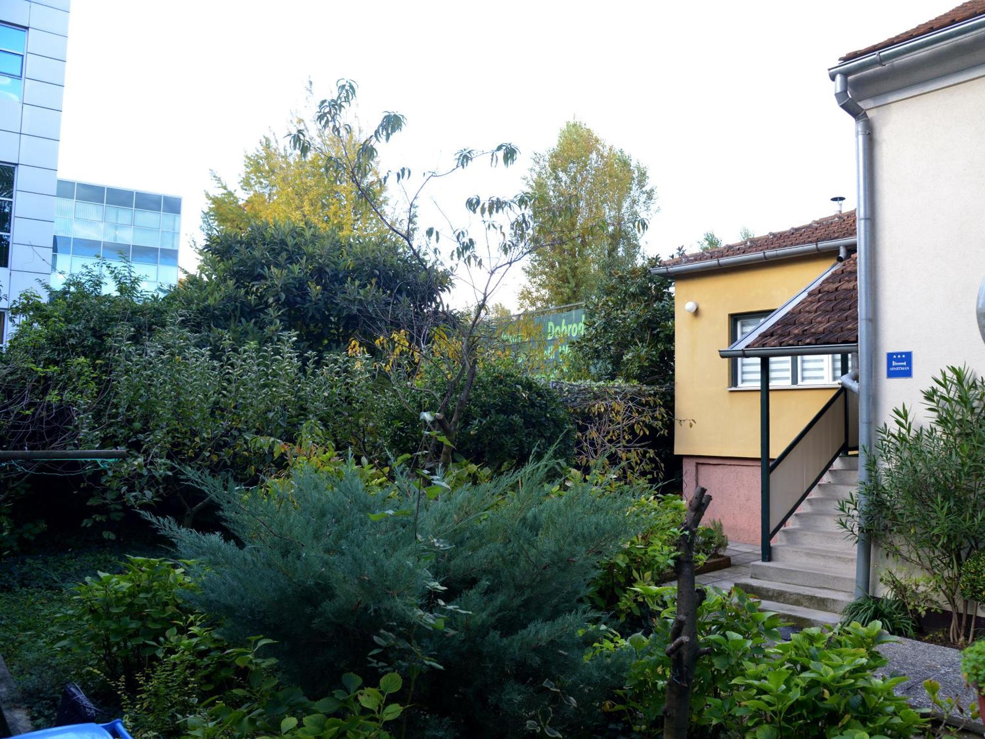 Apartments Antonella ซาเกร็บ ภายนอก รูปภาพ